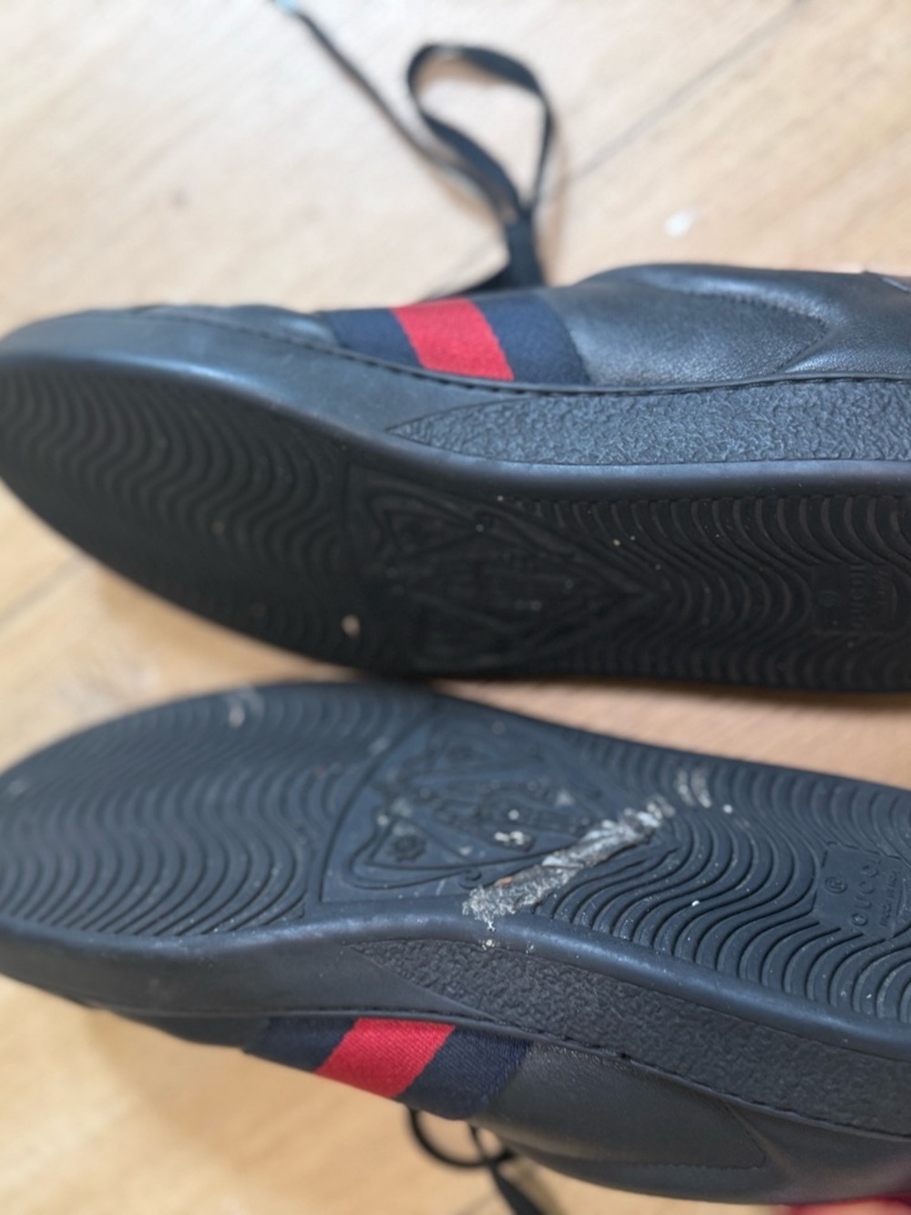 Gucci ACE embroidered 🐝black bee  OPEN TO OFFERS men’s 9.5 AUTHENTIC!! - Picture 4 of 4
